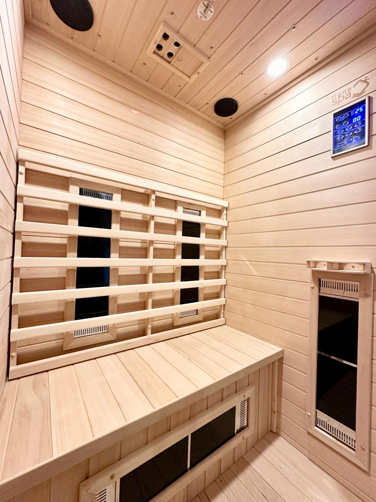 Le Spa Etoile - Baignoire Balneo Et Sauna Privatif Mont de Marsan Exterior foto